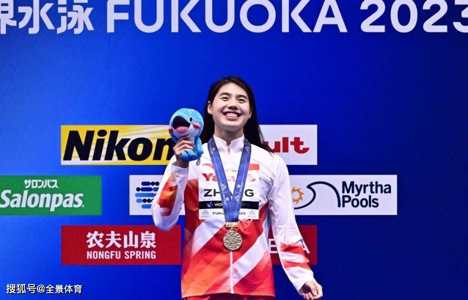 原来，叶辰直接自己的拳头，猛然砸向了陈忠磊的重拳。